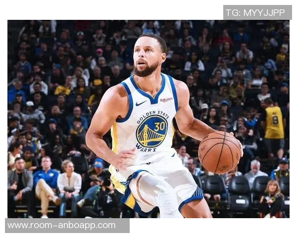 库里谈球队状态：一切顺理成章目标是持续保持良好表现